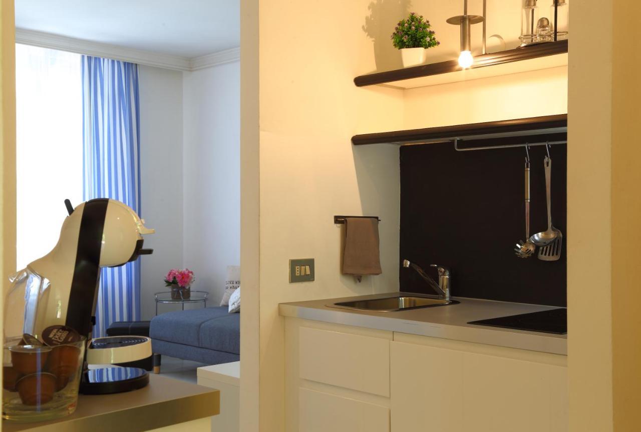 Apartment Front 138 *