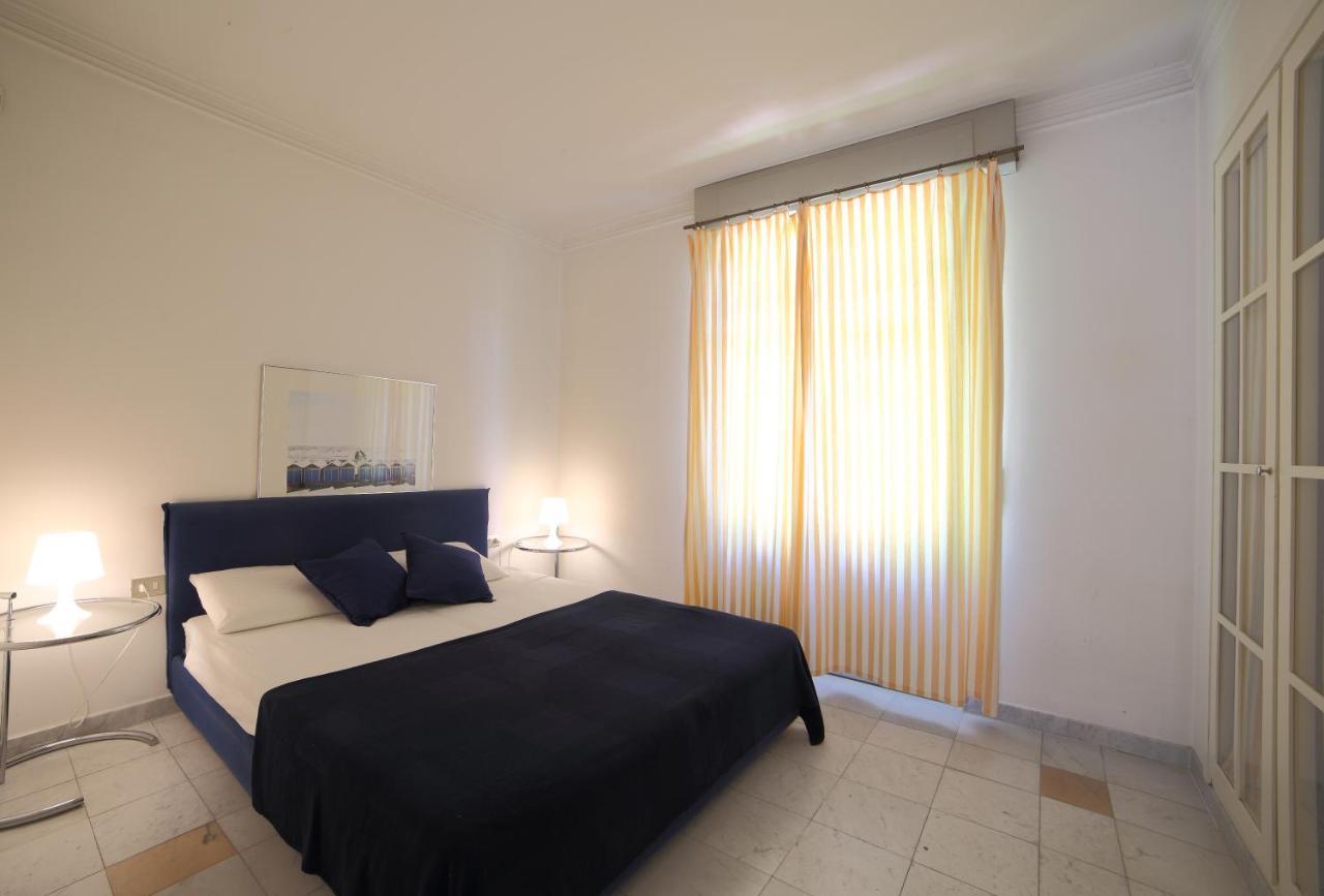 Apartment Front 138 *